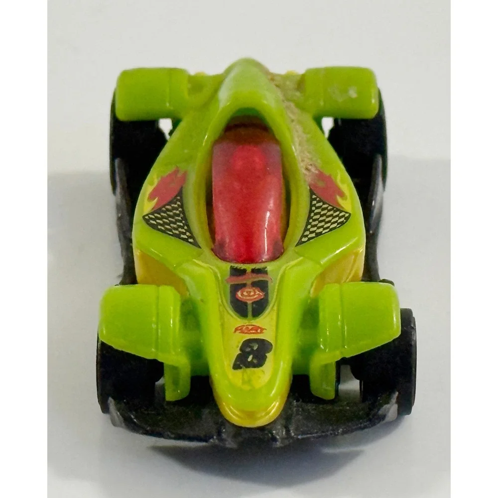 Hot Wheels Jet Threat 4.0 Kids 1:64 Green Diecast Race Car R0937 Flame Decals